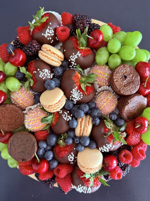 Round Dessert Board – 16” Wooden Board